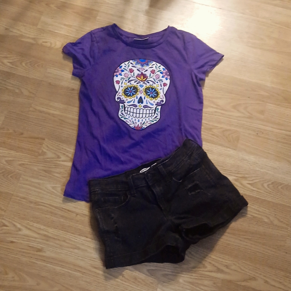 Outfit: old navy shorts NWOT purple skull design tshirt